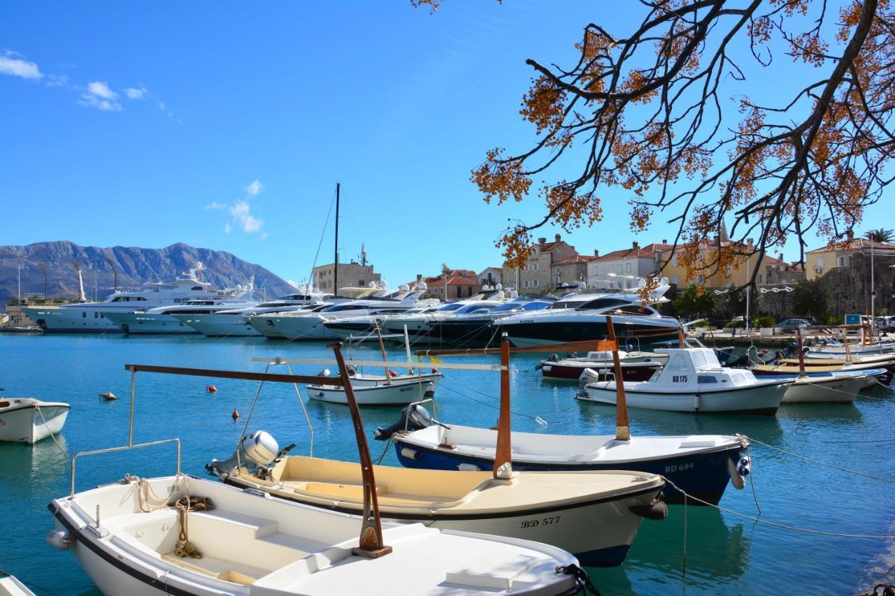 Montenegro Backpackers Home Budua Esterno foto