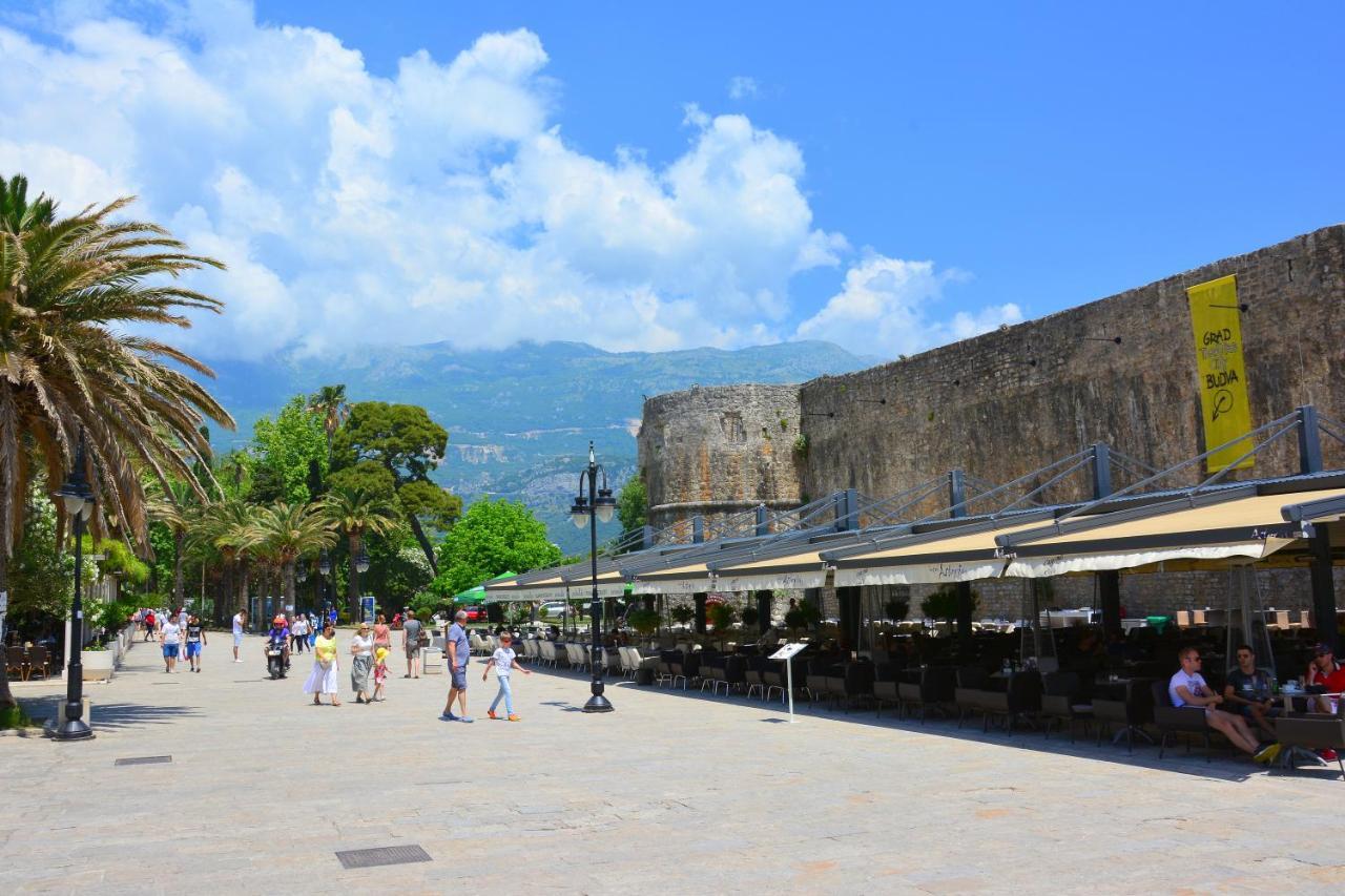 Montenegro Backpackers Home Budua Esterno foto