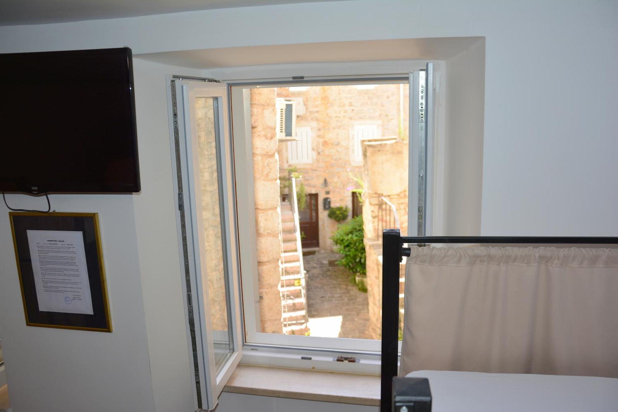 Montenegro Backpackers Home Budua Esterno foto