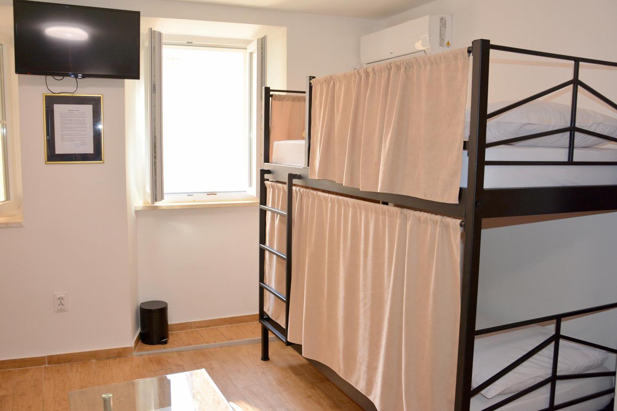 Montenegro Backpackers Home Budua Esterno foto