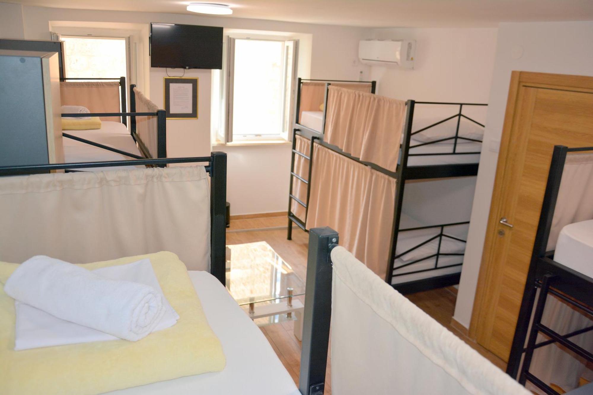 Montenegro Backpackers Home Budua Esterno foto